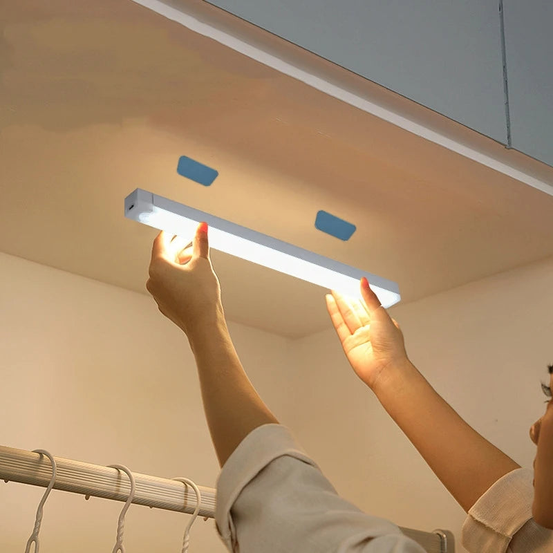 Barra LED con Sensor de Movimiento — Recargable USB-C, 3 Tonos de Luz
